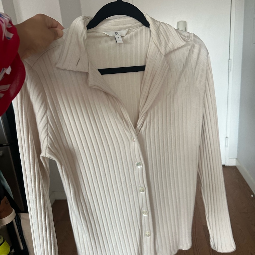Banana Republic Cream Ribbed Button Down Shirt